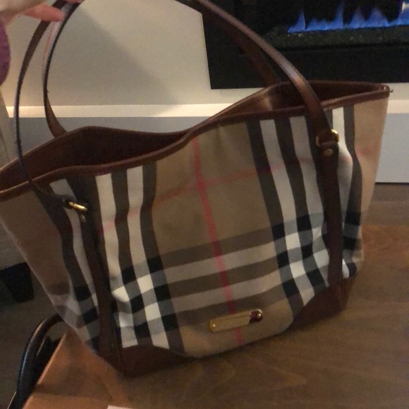 Open to offers. Burberry horseferry check tote - Picture 4 of 8